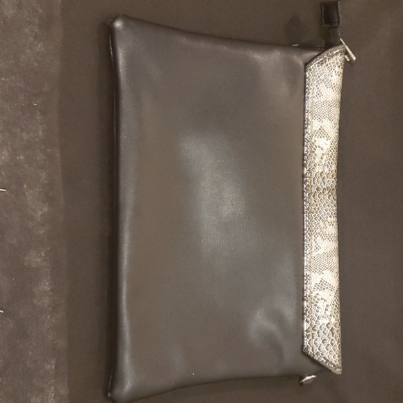 Snake skin black and silver hand bad - Picture 4 of 4